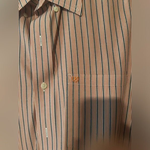 IZOD Men’s XL button down shirt. Just dry cleaned for you. EUC - Picture 2 of 4